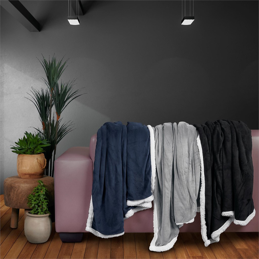 US Basic Mckinley Sherpa Fleece Blanket - Image 2